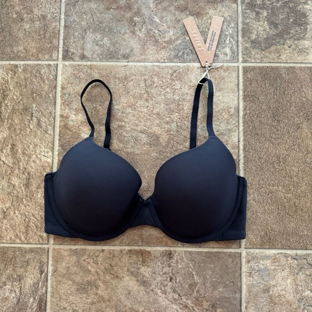 Skims Fits Everybody T-shirt Bra Onyx Size 34D
